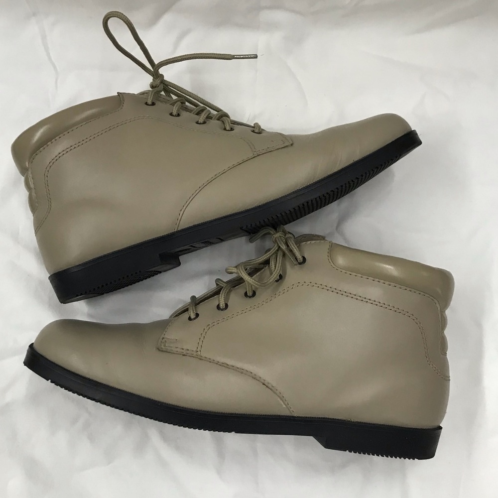Danelle taupe leather booties, size 8M.